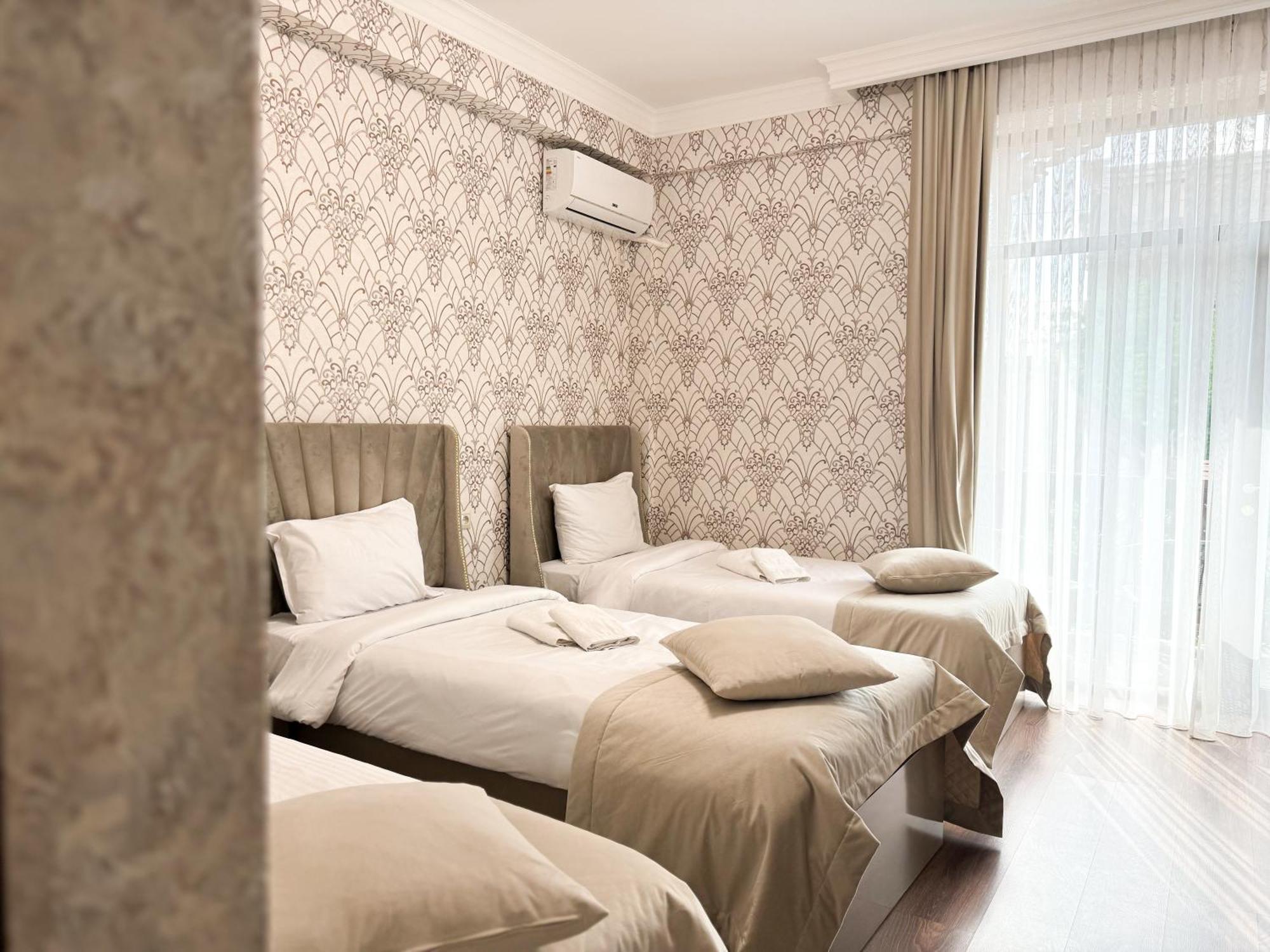 Armenia Hotel Jereván Szoba fotó